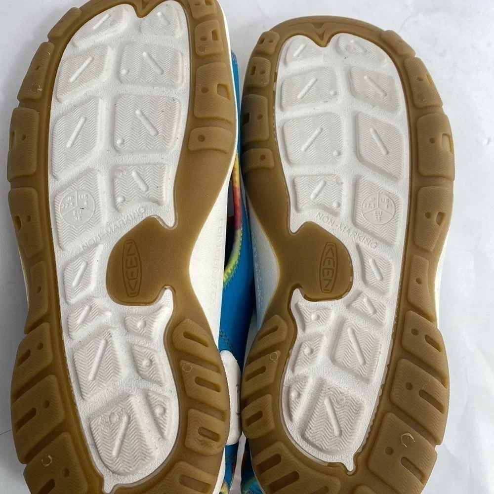 Keen x Knotch Creek blue tie dye water sandals size 4 NWOB